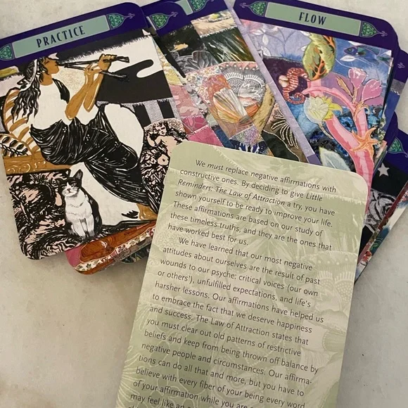 Little Reminders Oracle Card Deck - Picture 3 of 4